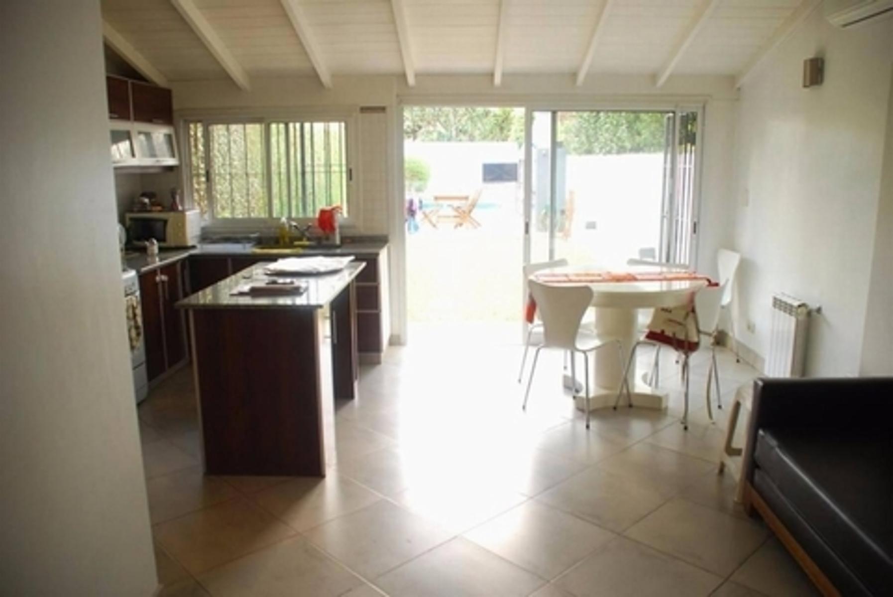 Hermoso Duplex en zona Olivos Golf 4 amb. pileta,jardin, parrilla. 3 baños — foto 10