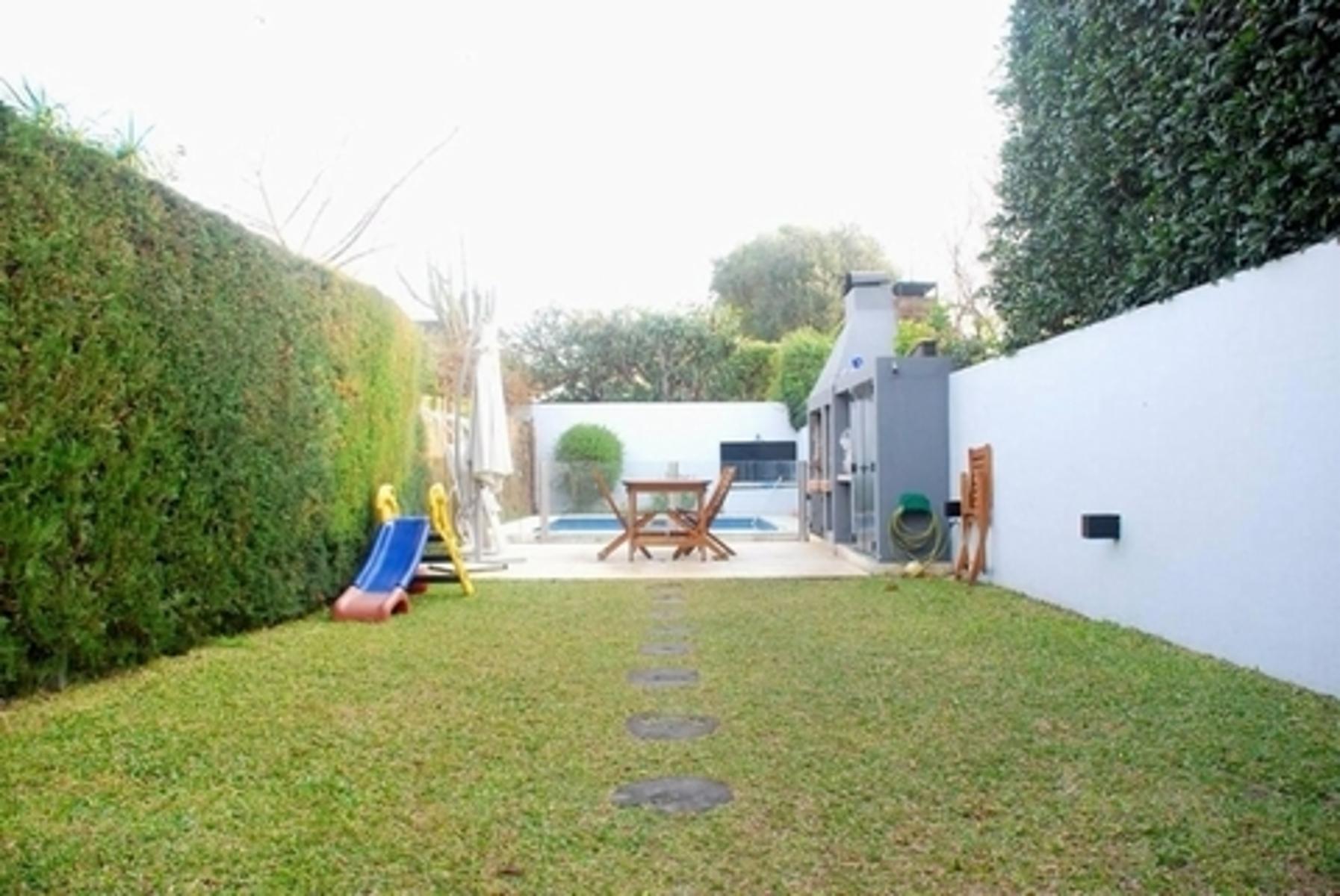 Hermoso Duplex en zona Olivos Golf 4 amb. pileta,jardin, parrilla. 3 baños — foto 12