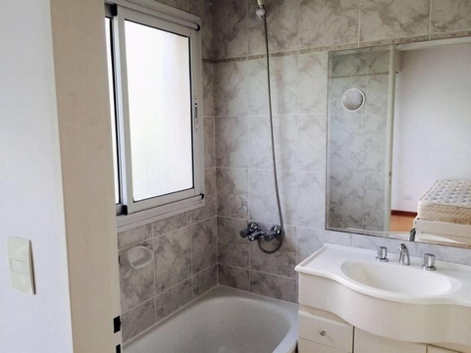 Excelente Monoambiente 34 m2 mas cochera / se vende Con renta Hasta 4/2019 — foto 6