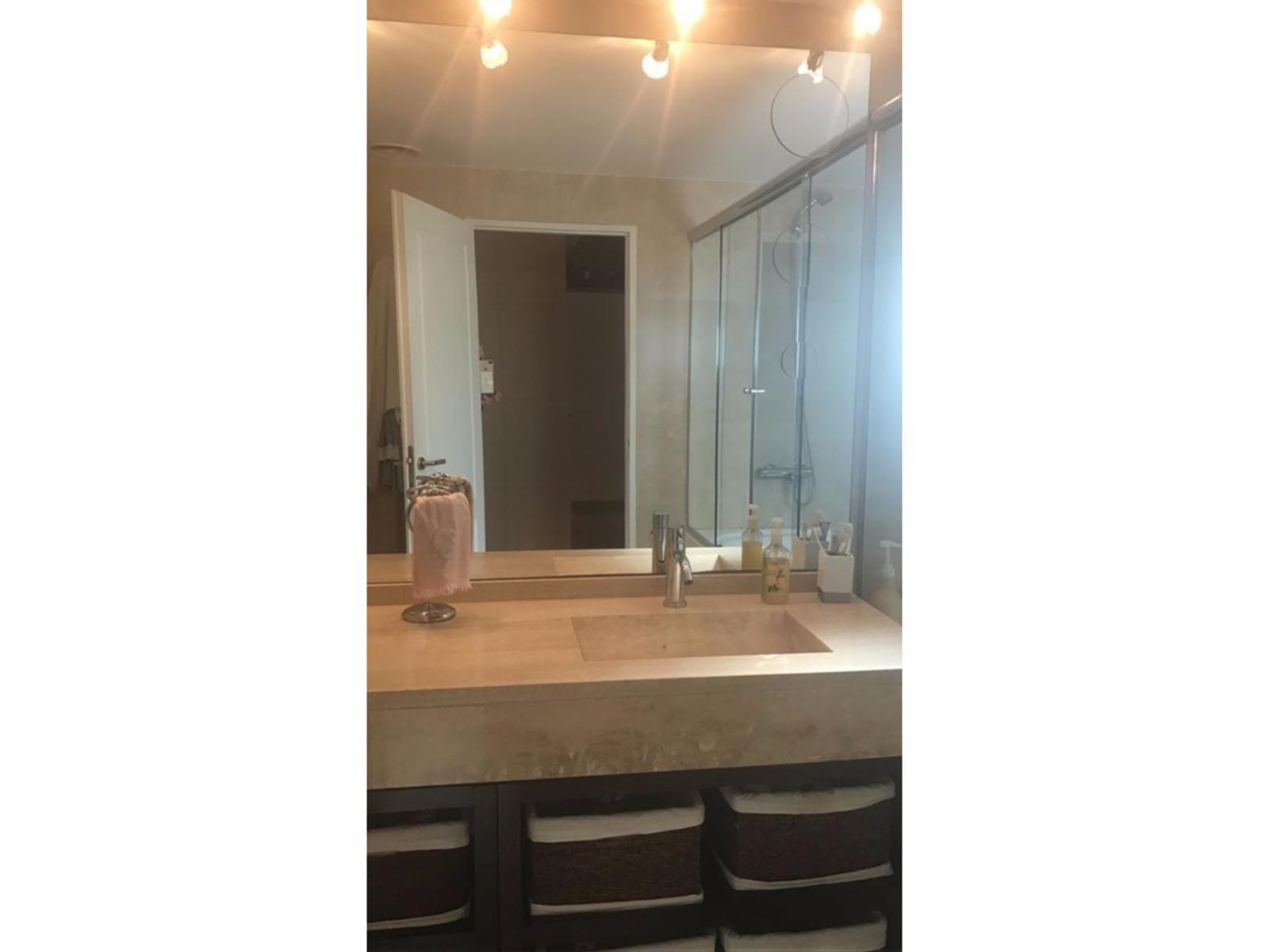 Hermoso Piso de 4 amb. mas Dep. Scio. 2 cocheras 3 Balcones Vista al rió