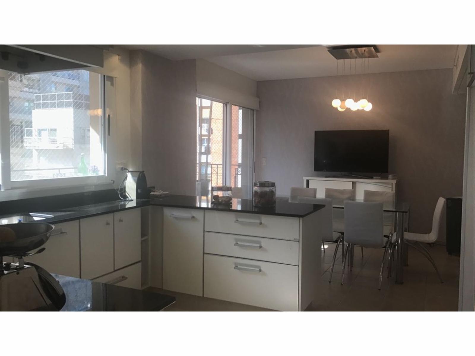 Hermoso Piso de 4 amb. mas Dep. Scio. 2 cocheras 3 Balcones Vista al rió — foto 5