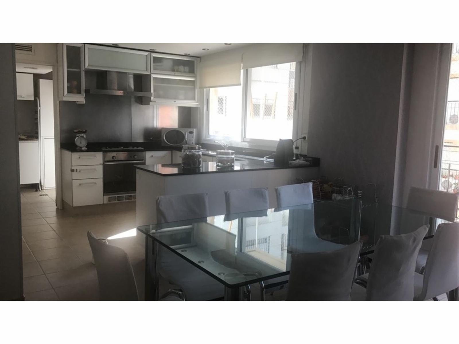 Hermoso Piso de 4 amb. mas Dep. Scio. 2 cocheras 3 Balcones Vista al rió — foto 6