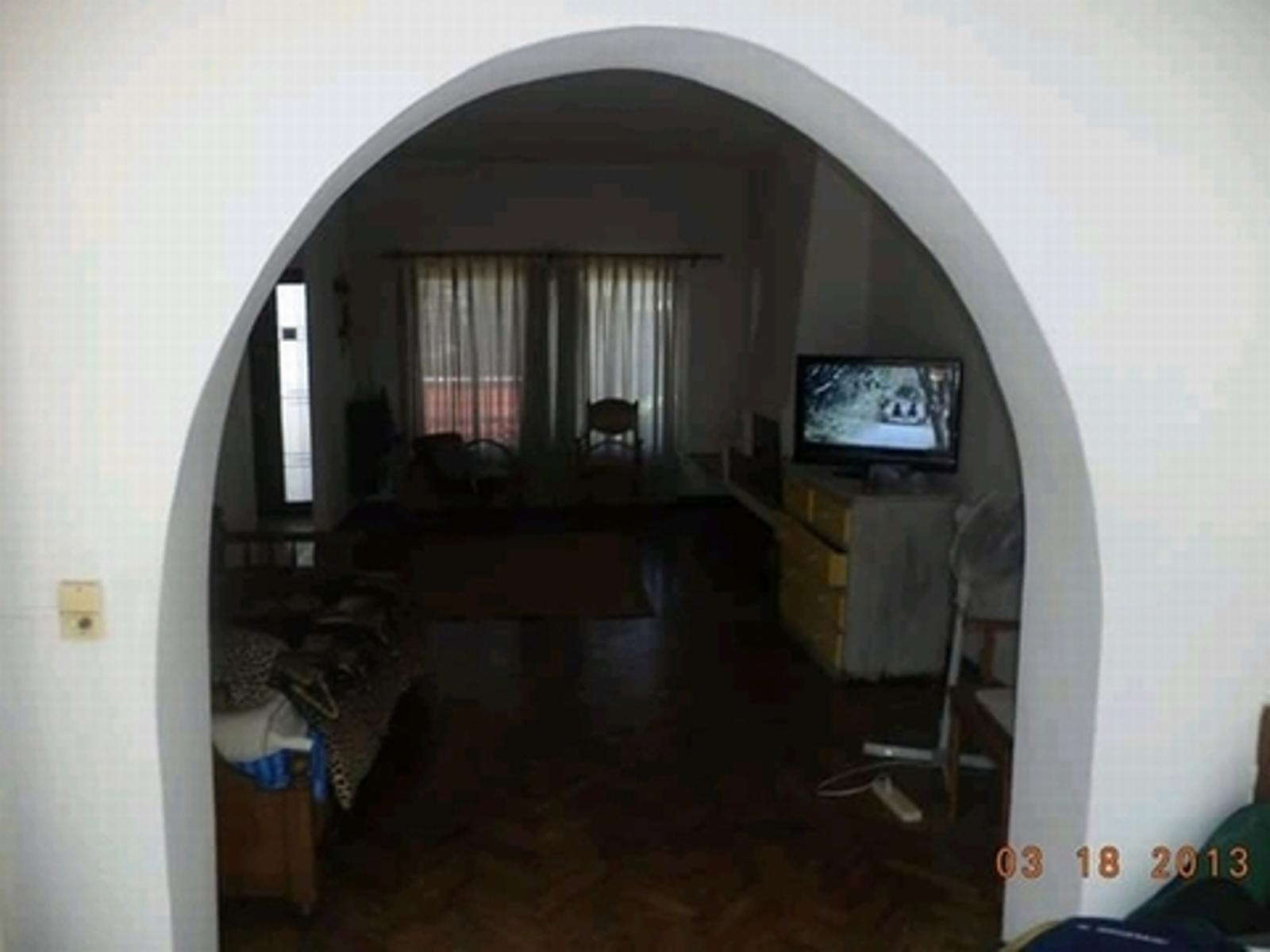 Casa 6 ambientes con patio- OLIVOS — foto 3