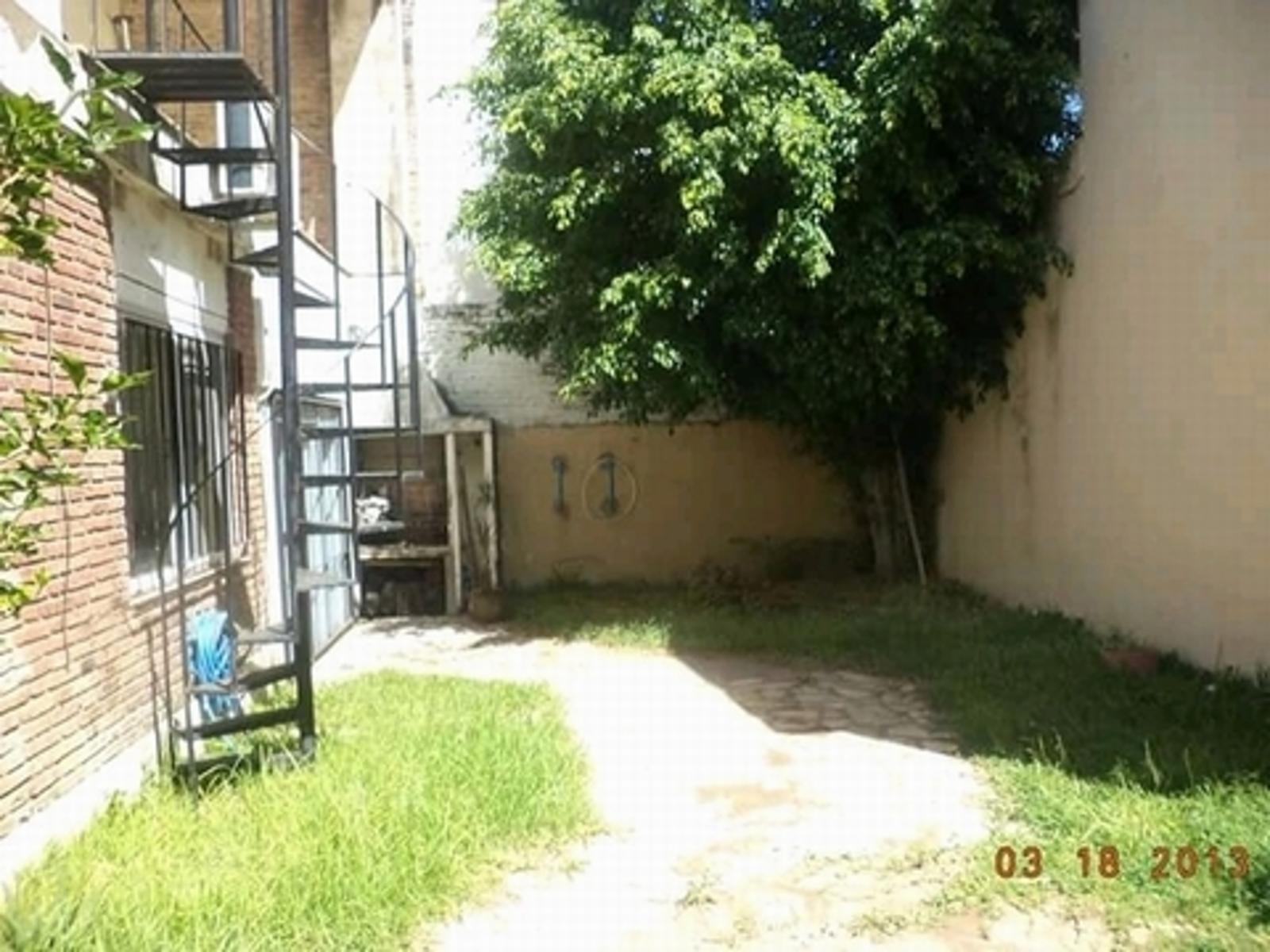 Casa 6 ambientes con patio- OLIVOS — foto 4