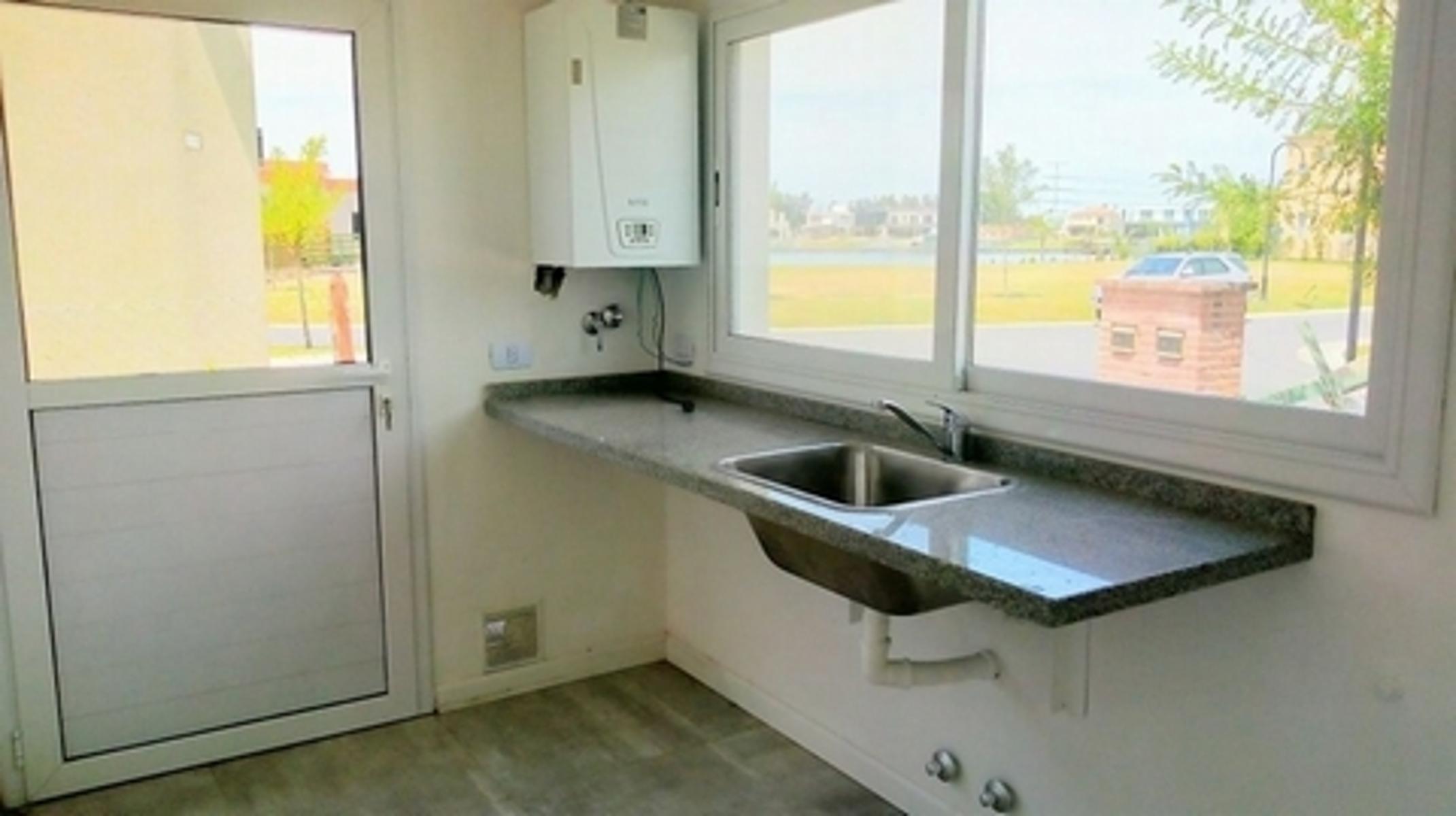Hermosa casa 5 ambientes- NORDELTA — foto 4