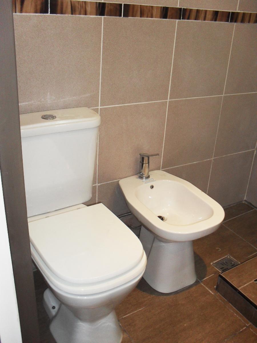Duplex de 4 Amb con Patio, Apto Prof. 2 Baños mas Toilette y Baulera Excelente . Ubicación — foto 9