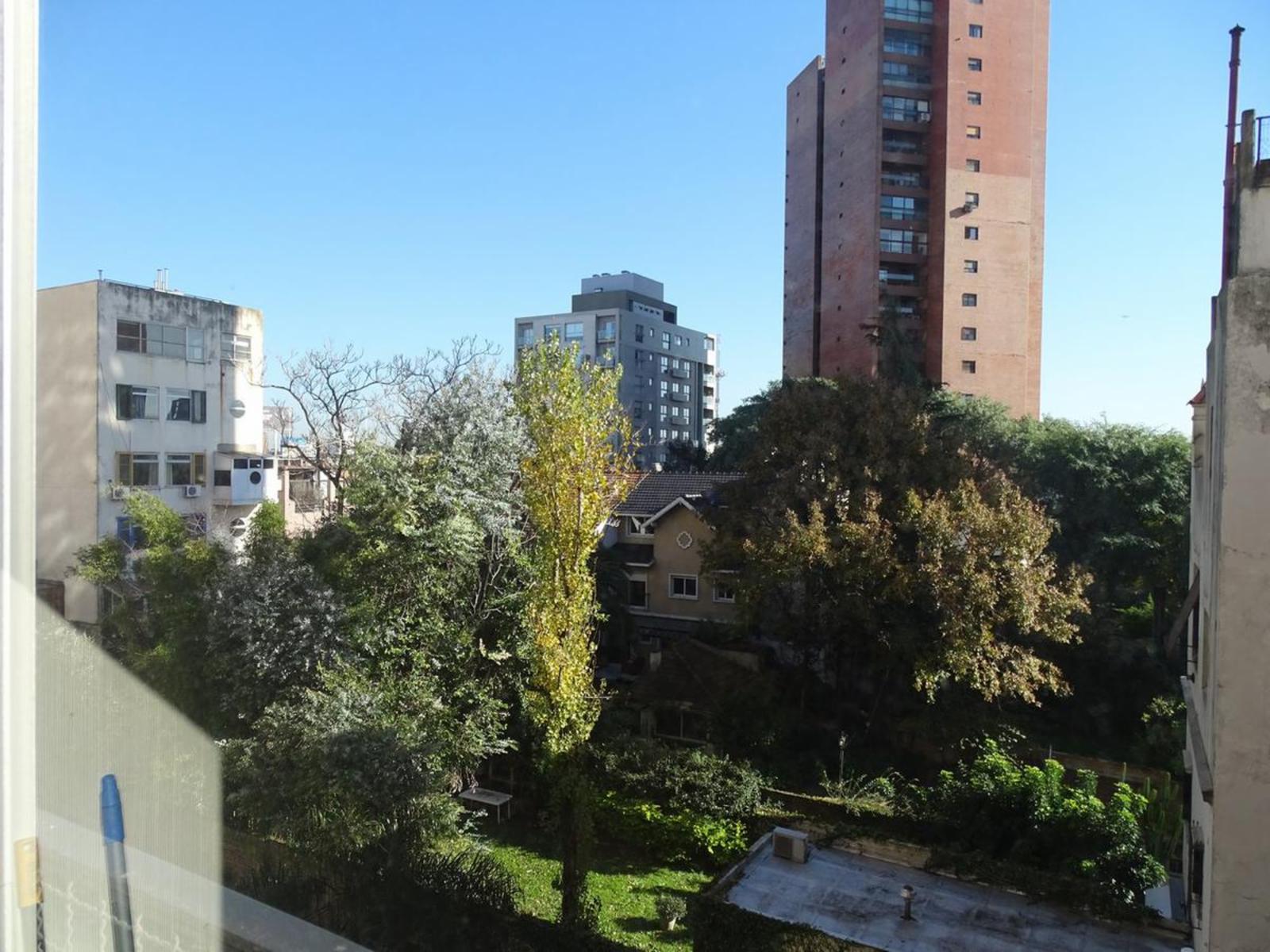 HERMOSO DEP- DE 4 AMB, BALCÓN Y BAULERA