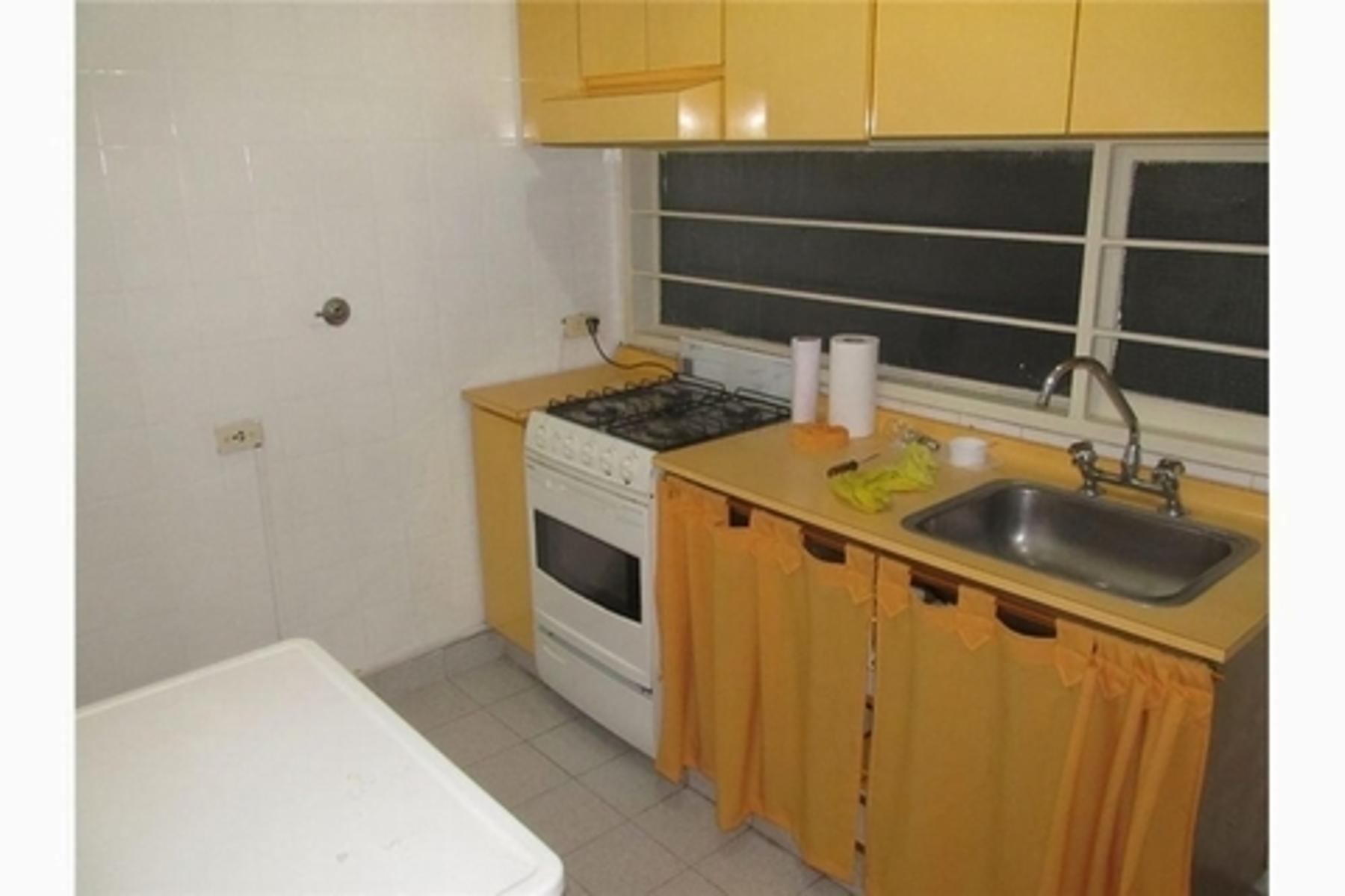 Monoambiente con cocina separada, lavadero y cochera- BARRIO NORTE — foto 5