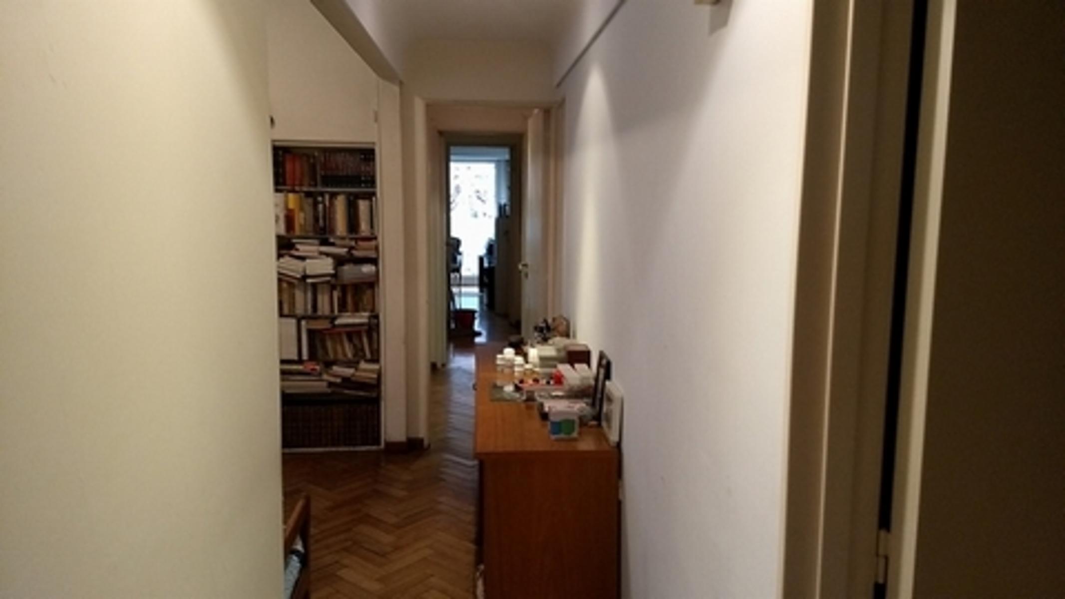 Excelente 4 Ambientes con cochera y baulera- PALERMO — foto 8