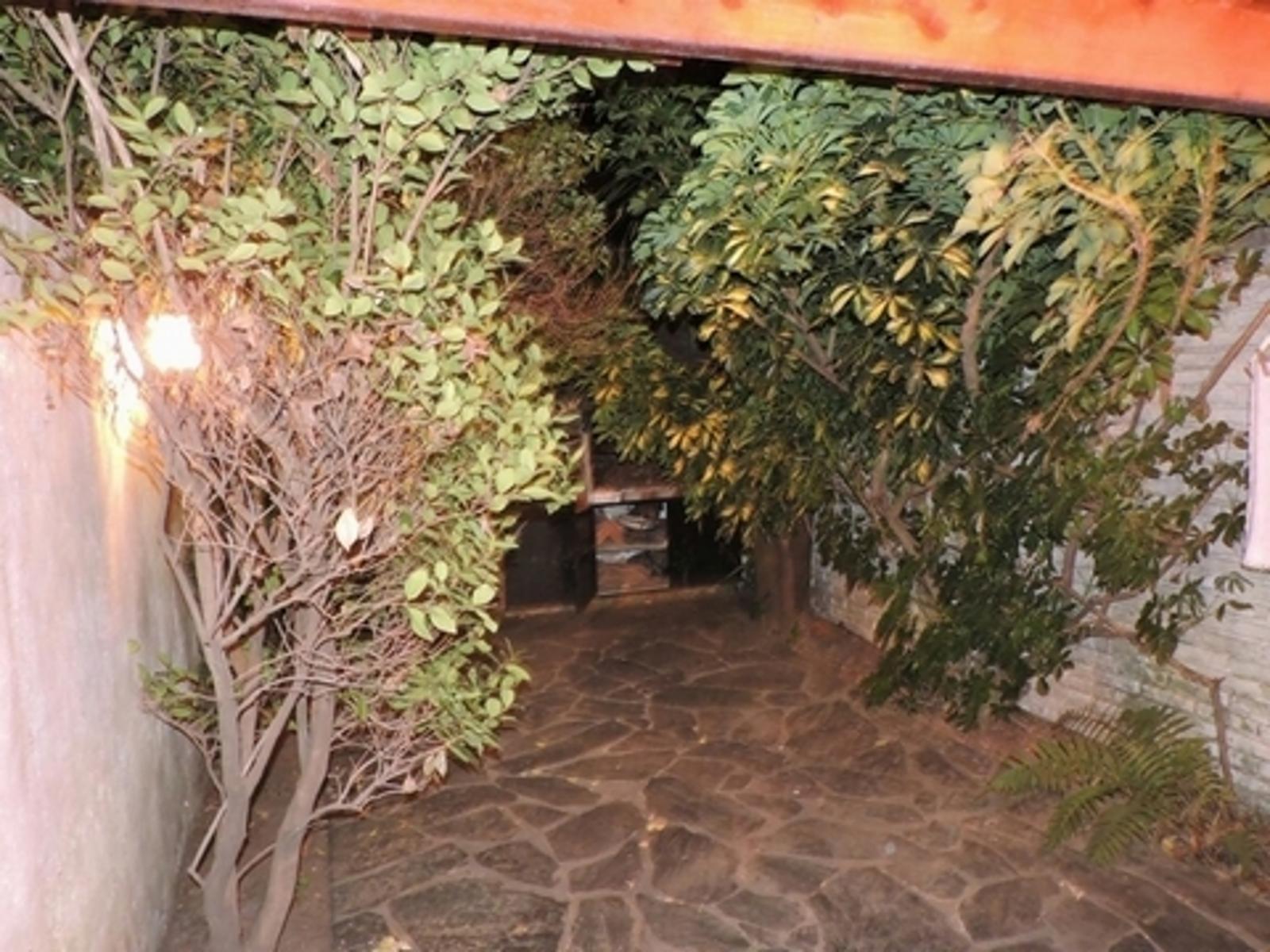 Duplex en 3 Plantas con Pleyroom, Cochera y jardín — foto 8
