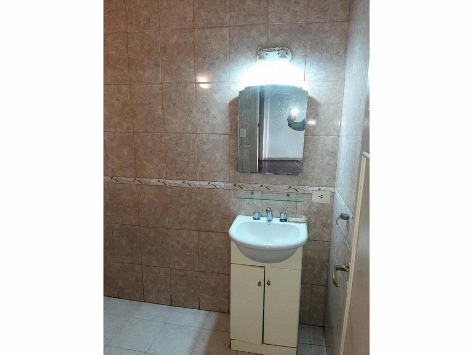 Hermoso Dpto de 2 Ambiente muy luminoso - EXELENTE UBICACION — foto 9