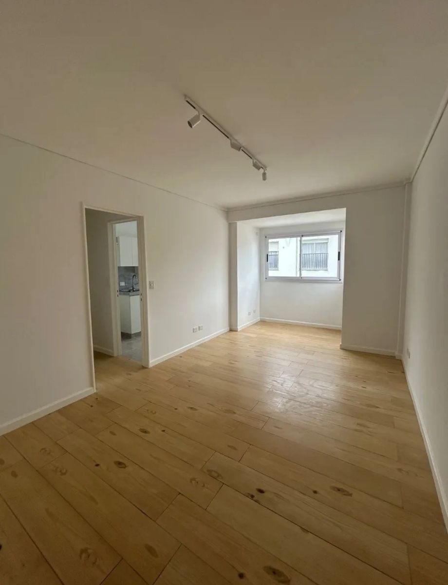 Impecable 2 Ambientes Muy Luminoso, En Excelente Ubicación, Reciclado A Nuevo. — foto 4