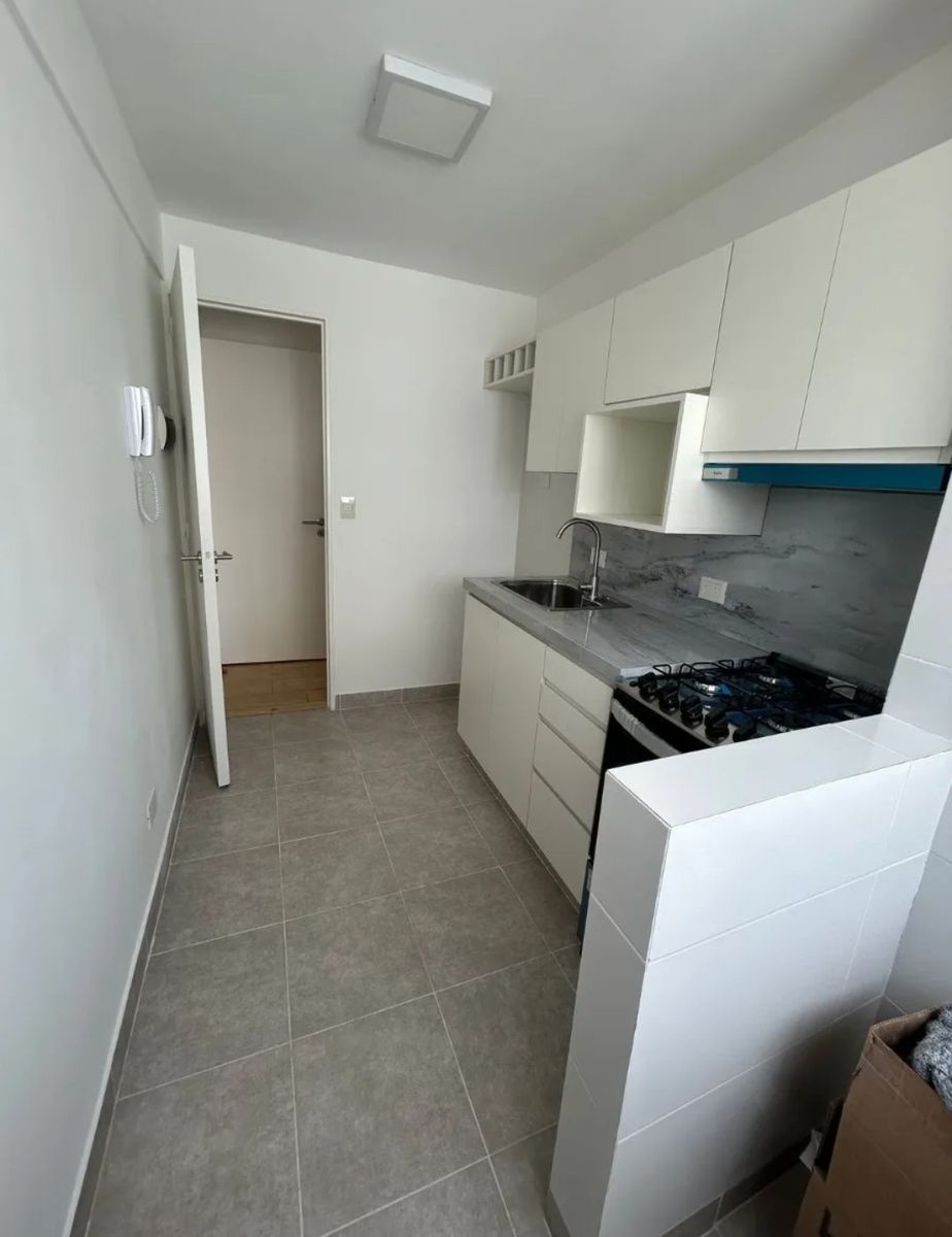 Impecable 2 Ambientes Muy Luminoso, En Excelente Ubicación, Reciclado A Nuevo. — foto 7
