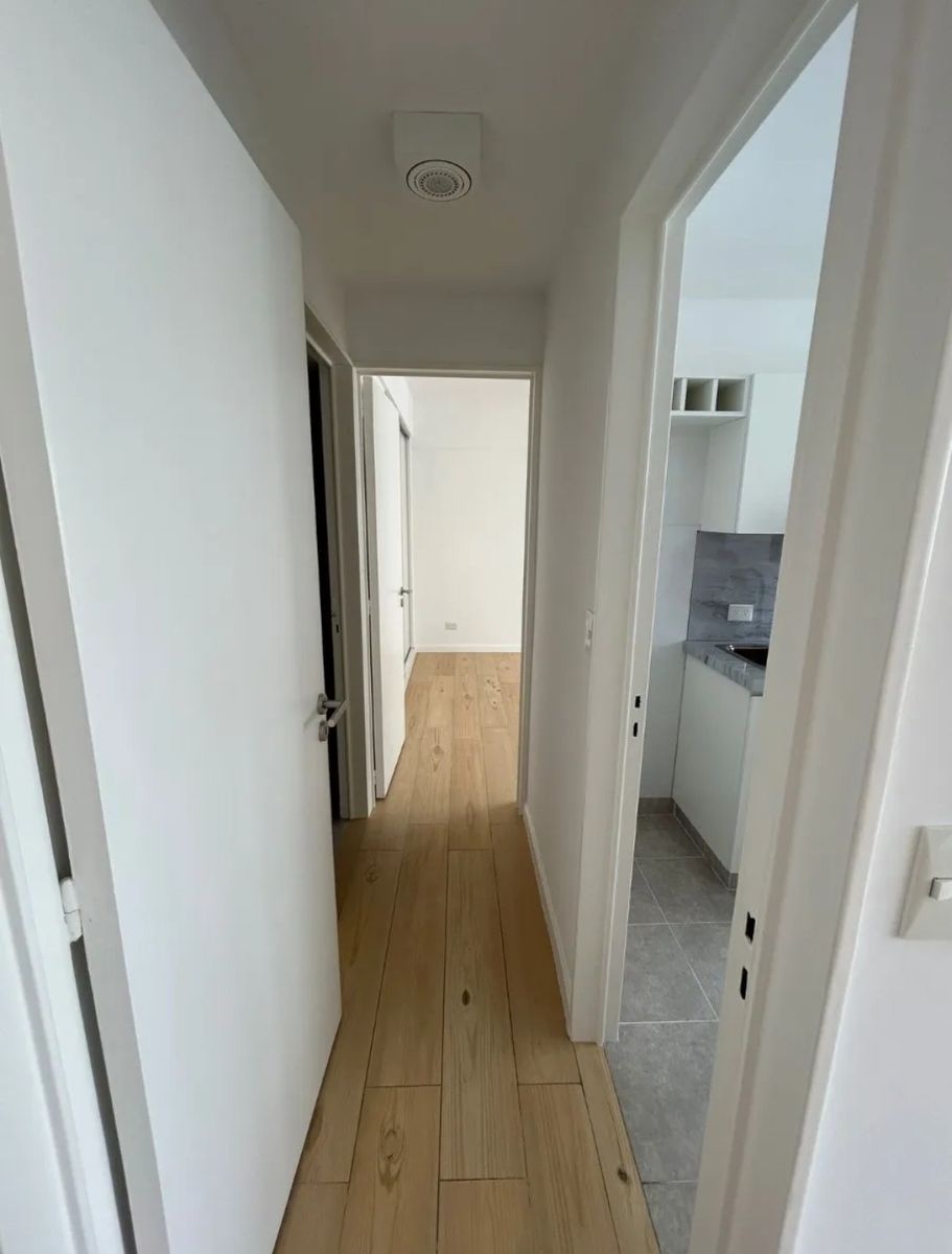 Impecable 2 Ambientes Muy Luminoso, En Excelente Ubicación, Reciclado A Nuevo. — foto 8