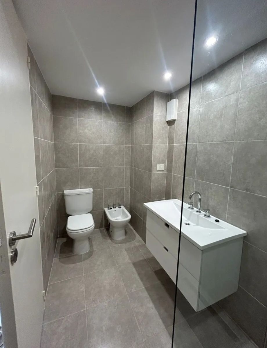 Impecable 2 Ambientes Muy Luminoso, En Excelente Ubicación, Reciclado A Nuevo. — foto 9