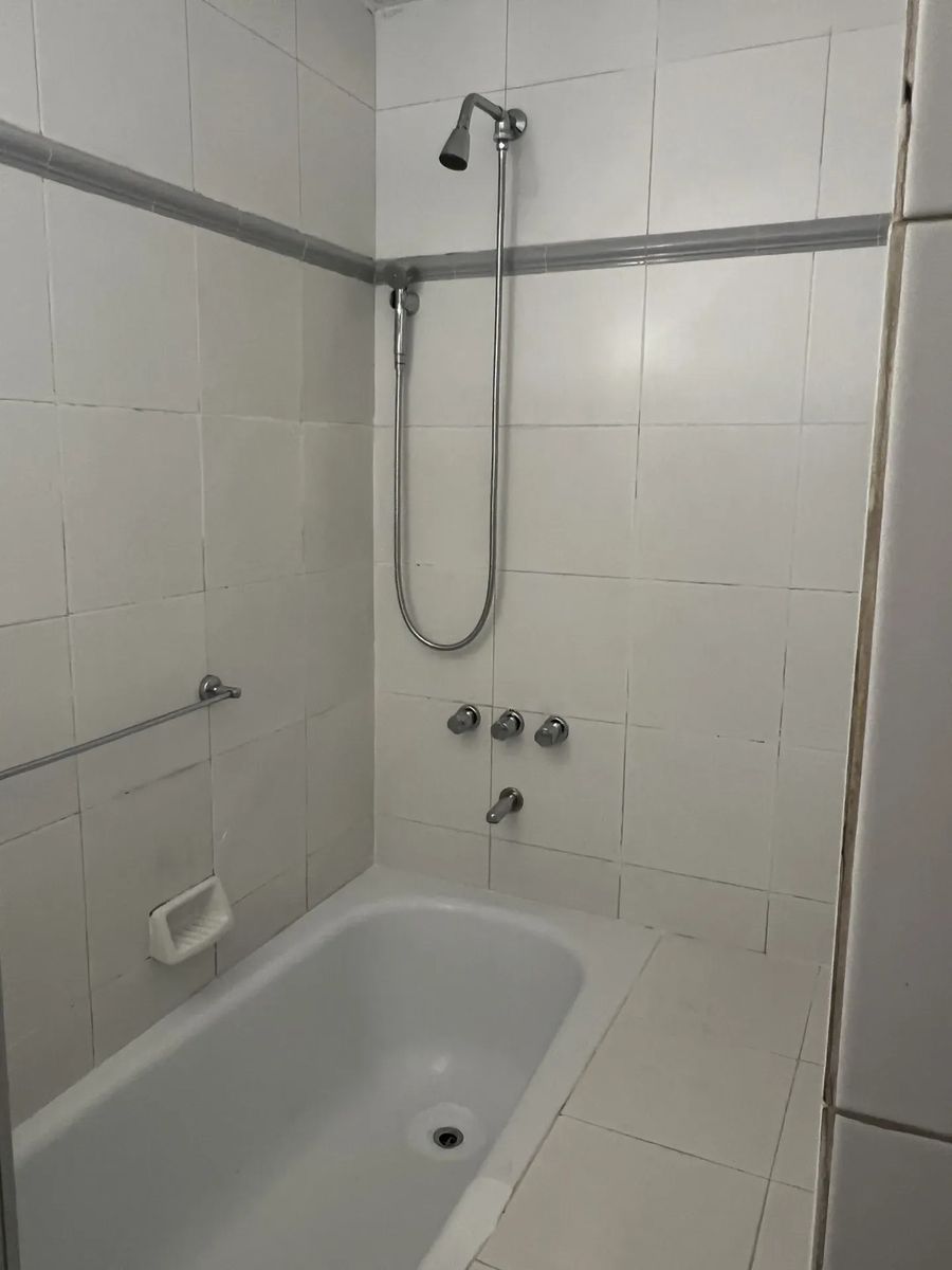 Duplex En Cañitas. La Propiedad Se Encuentra Alquilada Generando Una Renta Mensual Atractiva Lo Que La Convierte En Una Inversión Ideal Con Rentabilidad Desde El Primer Dia - 11