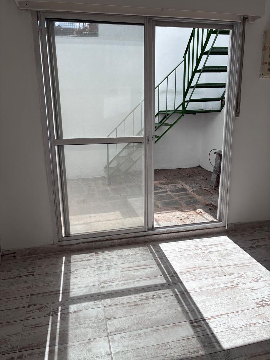 Hermoso PH de 2 a 3 Ambientes con Terraza, Quincho y Patio en Vicente López - ¡Reciclado a Nuevo y Apto Crédito - 17