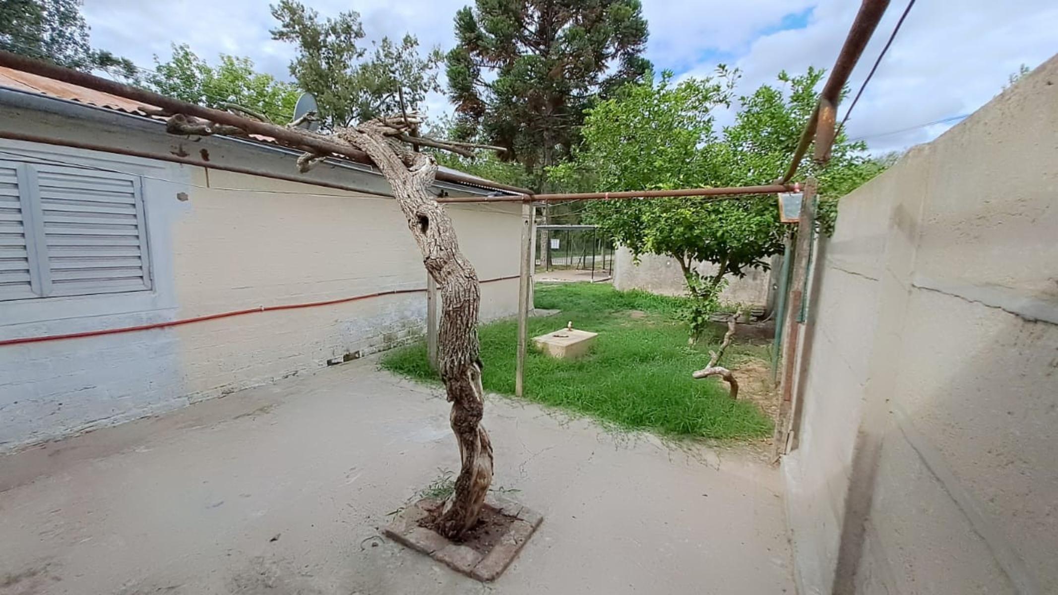 CASA EN VENTA EN CNEL. BRANDSEN - 3
