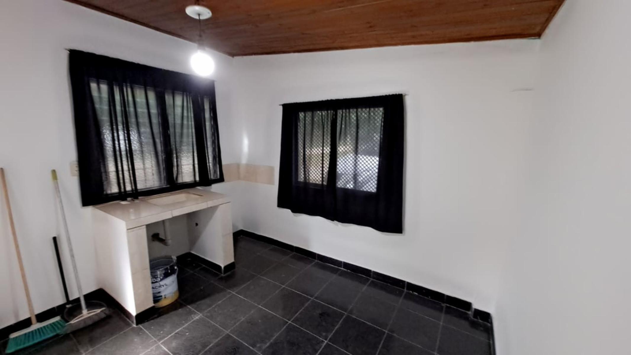 CASA EN VENTA EN CNEL. BRANDSEN - 22