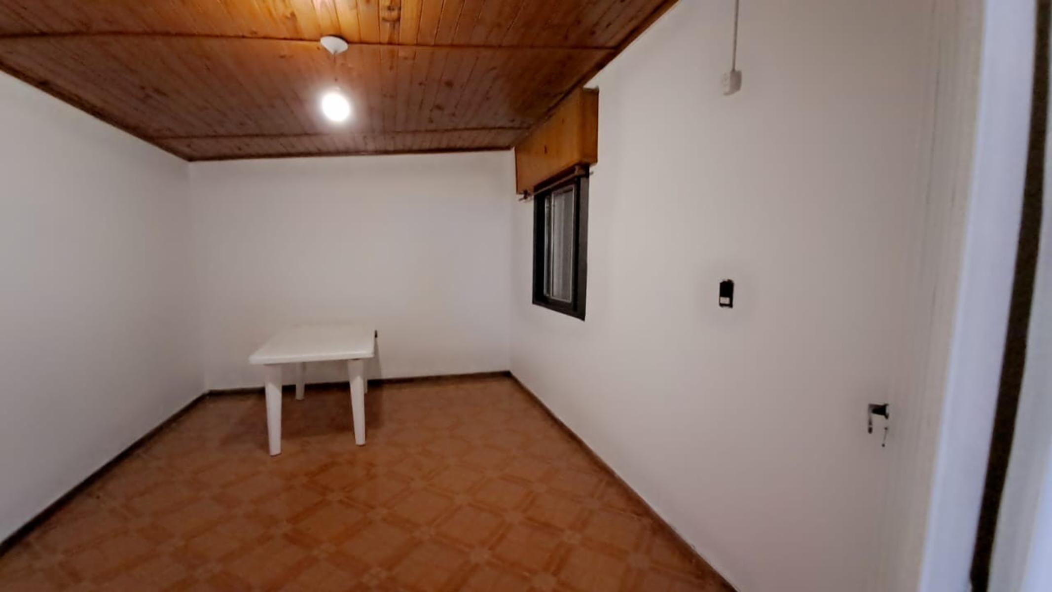 CASA EN VENTA EN CNEL. BRANDSEN - 23