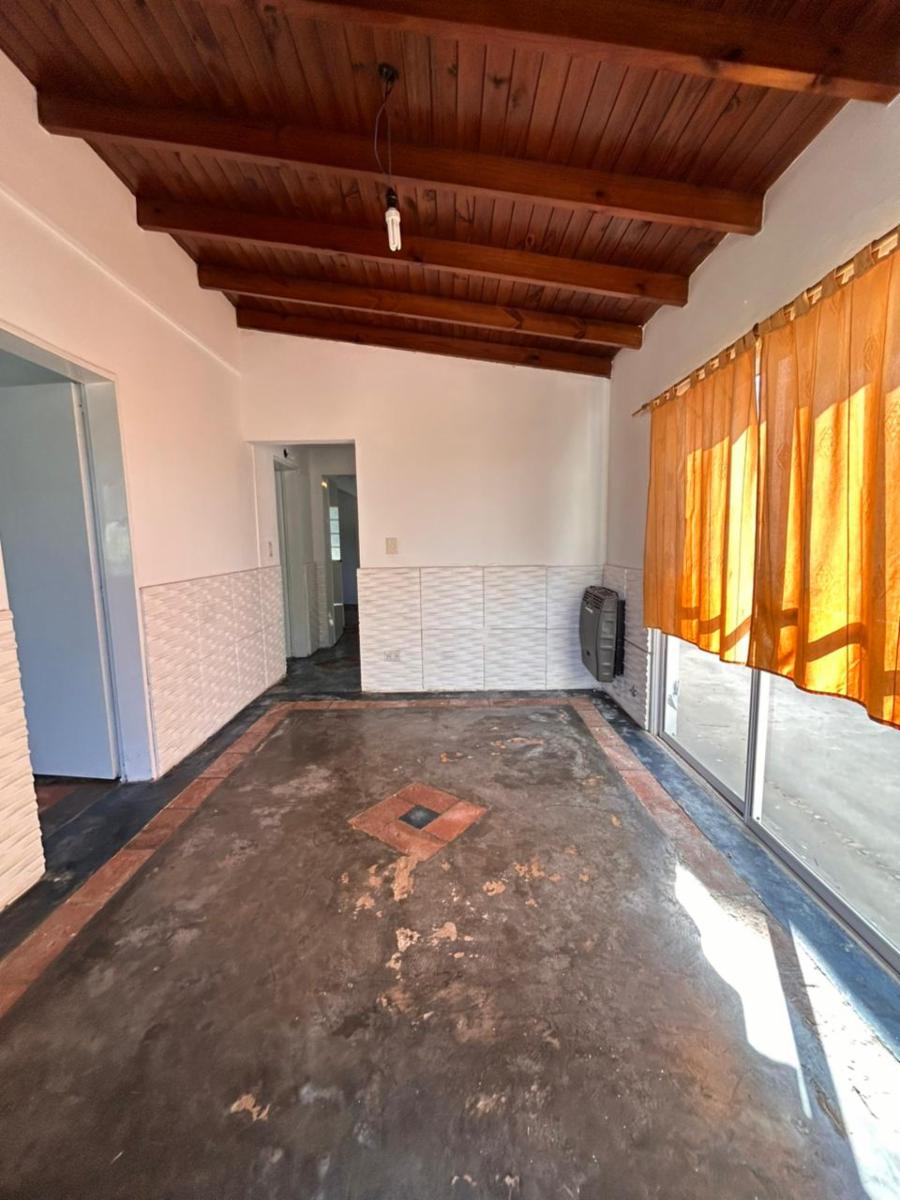 VENTA DE CASA EN CNEL. BRANDSEN - 2