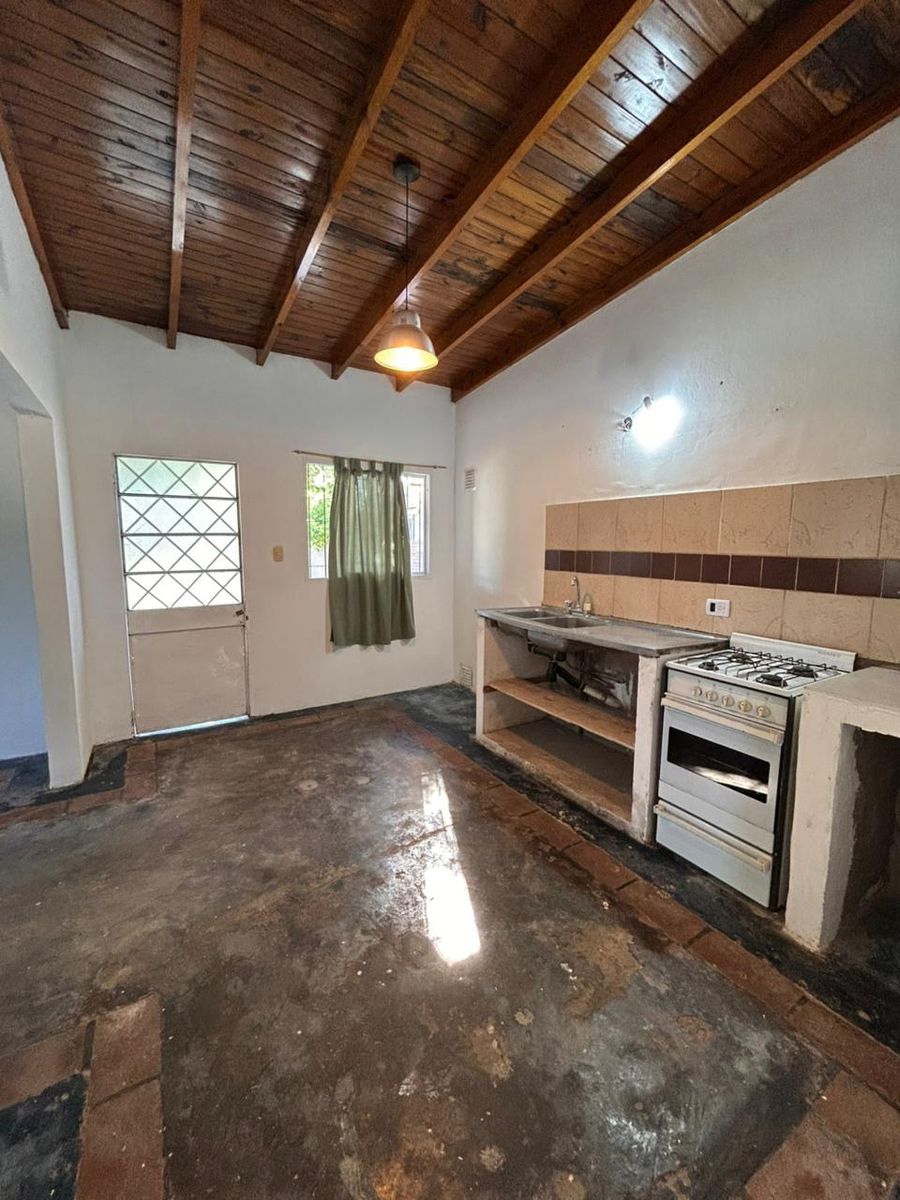 VENTA DE CASA EN CNEL. BRANDSEN - 3