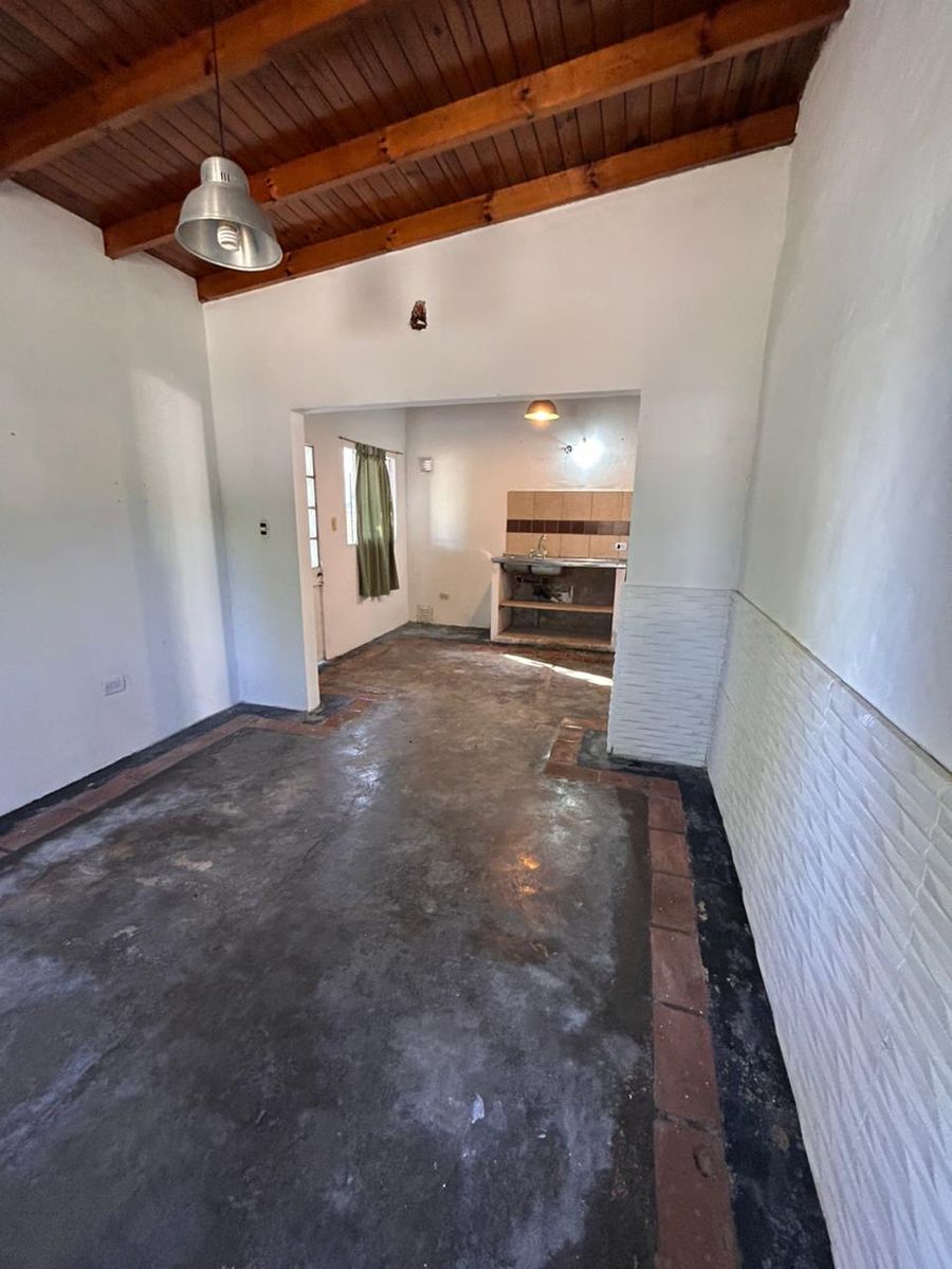 VENTA DE CASA EN CNEL. BRANDSEN - 7