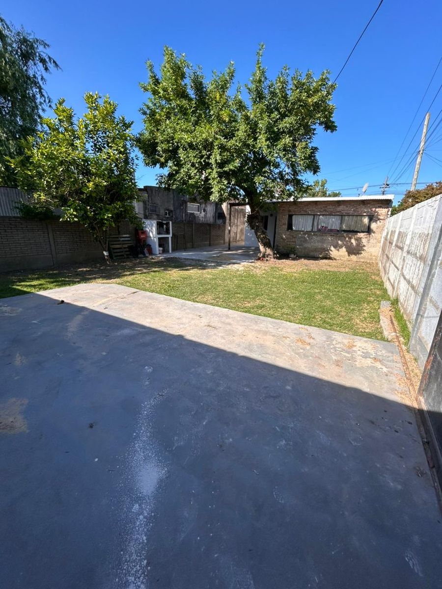 VENTA DE CASA EN CNEL. BRANDSEN - 14