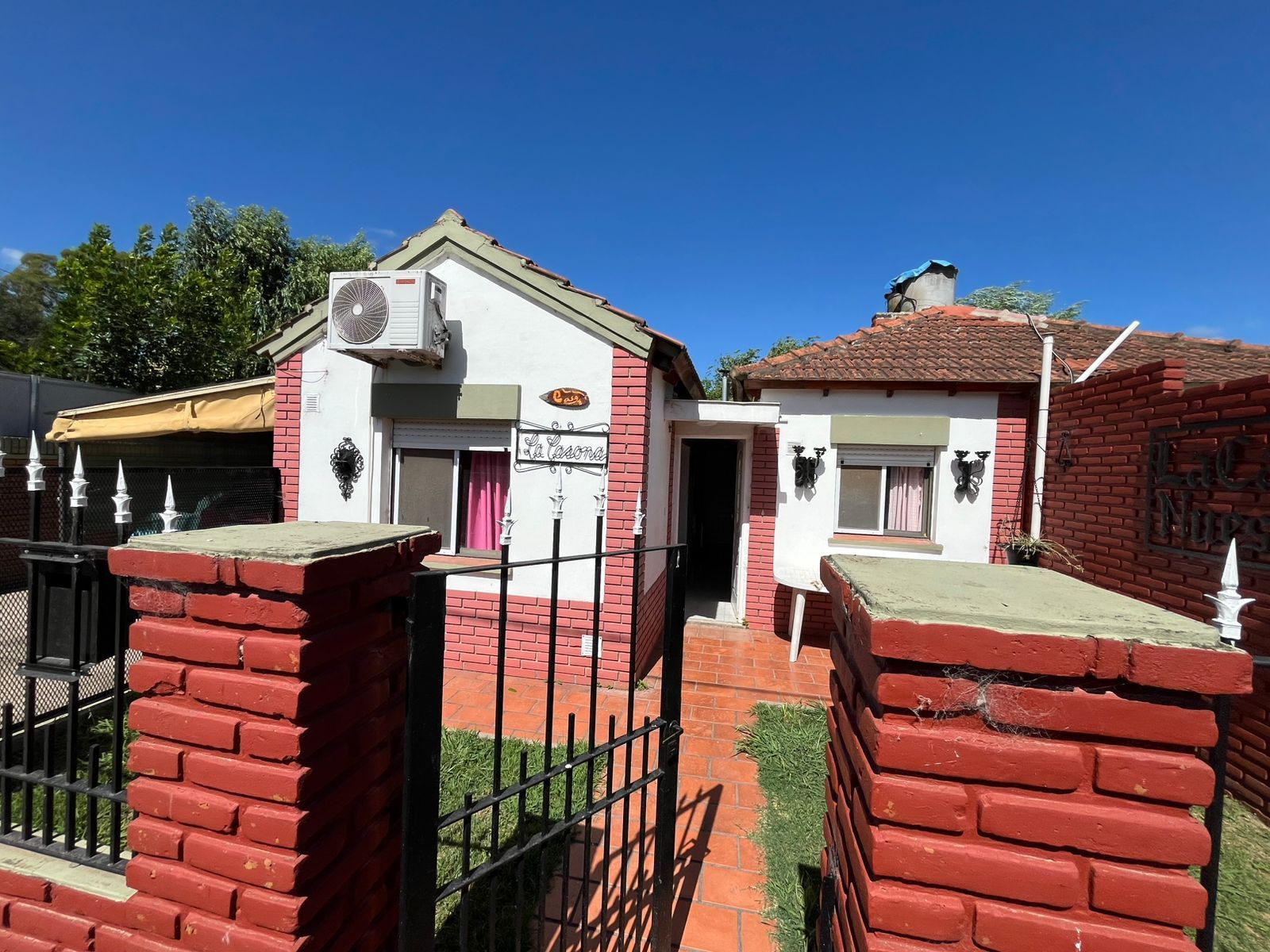 Casa en venta en Jeppener - Amplio lote con parque - Dorrego entreSargiotti y Simón Irey