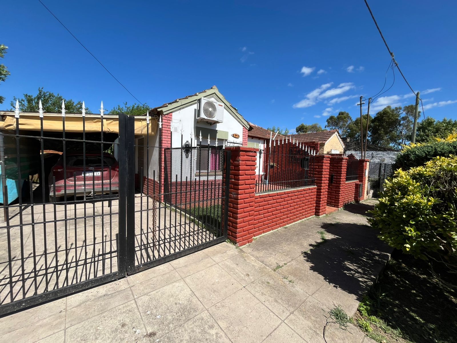 Casa en venta en Jeppener - Amplio lote con parque - Dorrego entreSargiotti y Simón Irey — foto 2