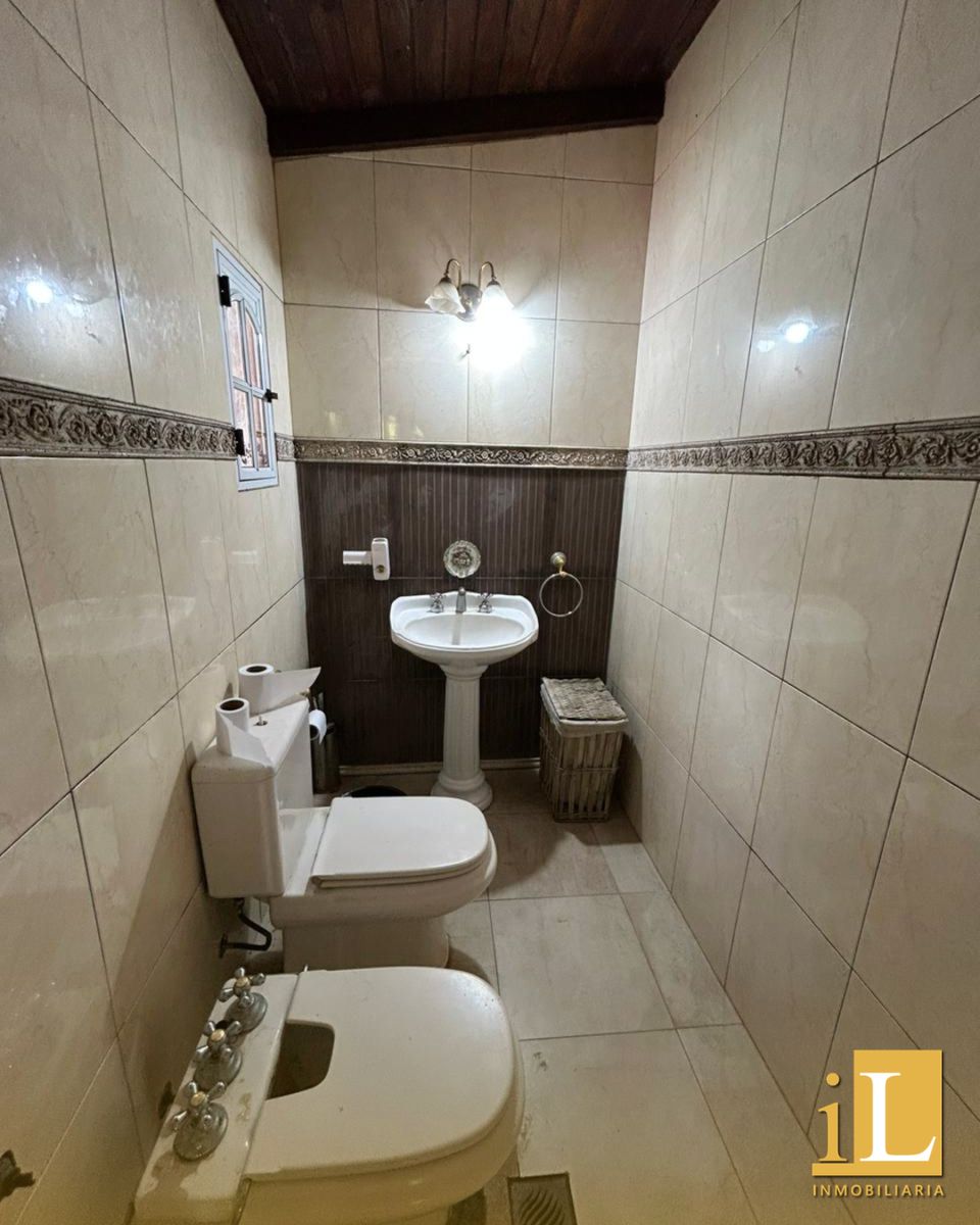 Casa En Venta En Barrio Las Américas - 2100m2 Con Piscina — foto 8