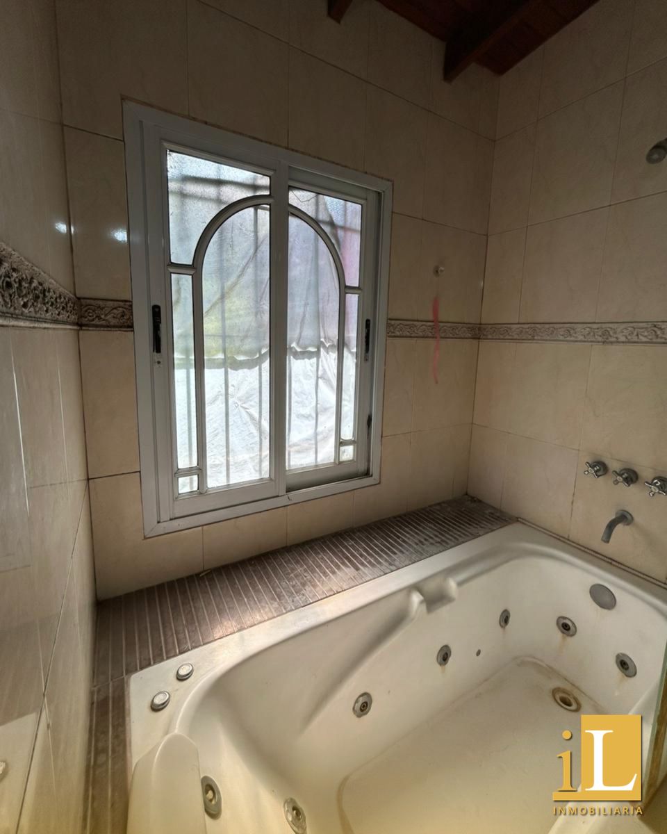 Casa En Venta En Barrio Las Américas - 2100m2 Con Piscina — foto 10