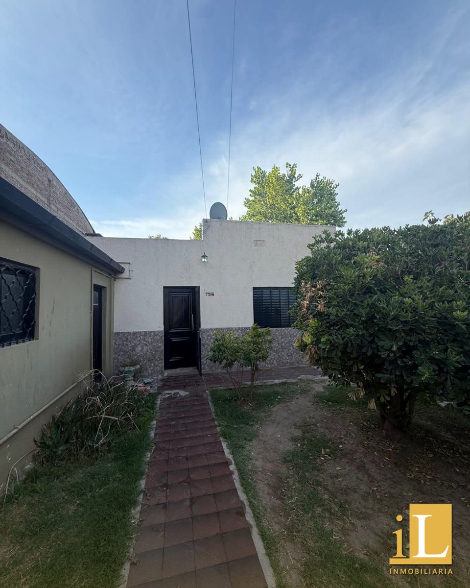CASA EN VENTA EN BRANDSEN