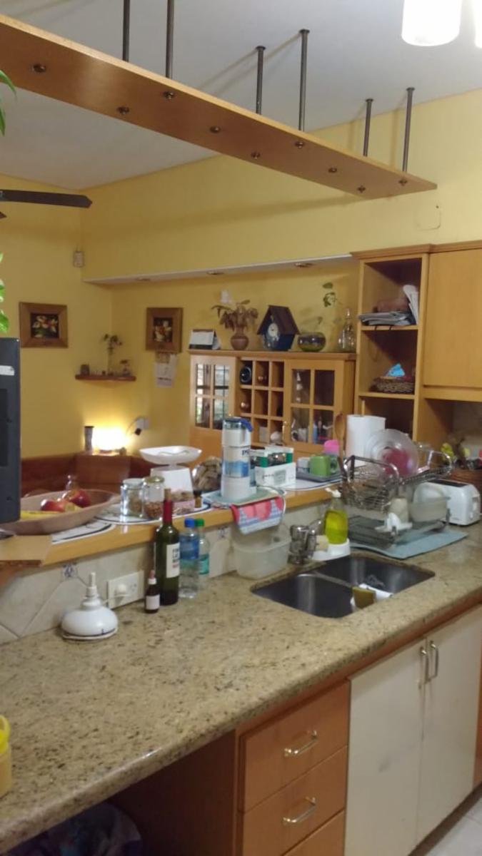 HERMOSO DUPLEX 4 AMBIENTES CON GARAJE Y FONDO LIBRE - 4
