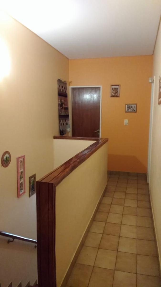 HERMOSO DUPLEX 4 AMBIENTES CON GARAJE Y FONDO LIBRE - 7