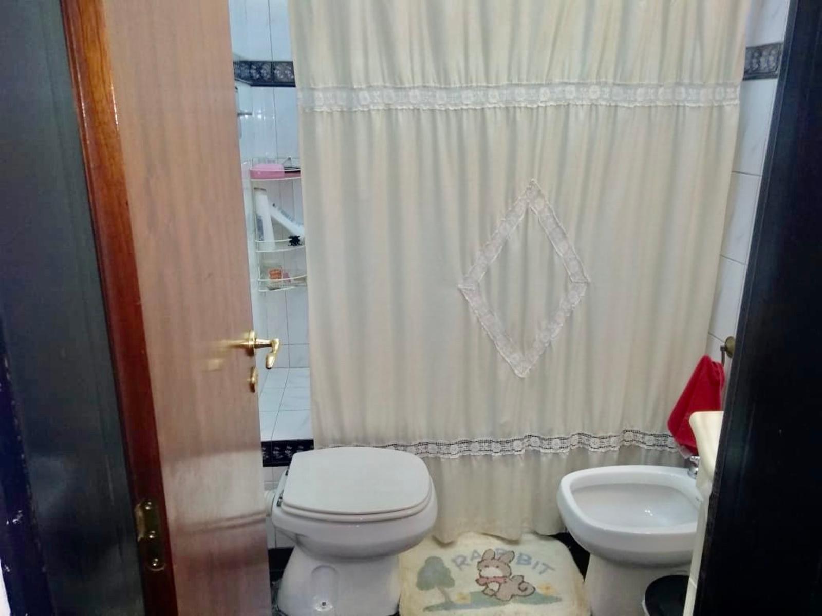 DEPARTAMENTO EN DOS PLANTAS DE 4 AMBIENTES CON TERRAZA Y PATI0 — foto 6