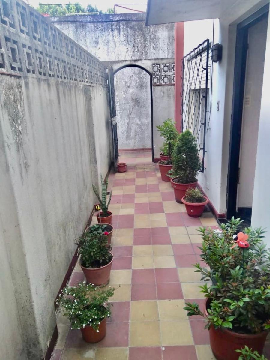 DEPARTAMENTO EN DOS PLANTAS DE 4 AMBIENTES CON TERRAZA Y PATI0 — foto 8
