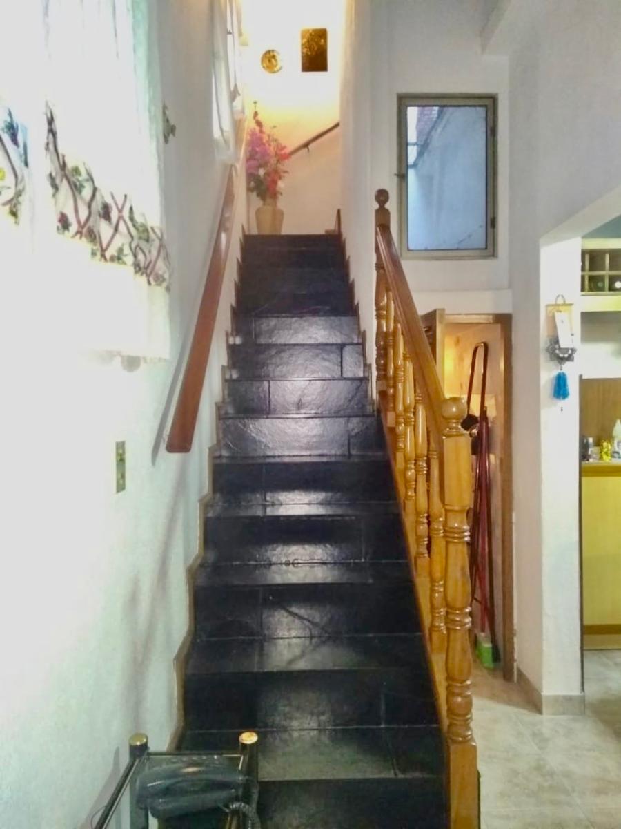 DEPARTAMENTO EN DOS PLANTAS DE 4 AMBIENTES CON TERRAZA Y PATI0 — foto 9