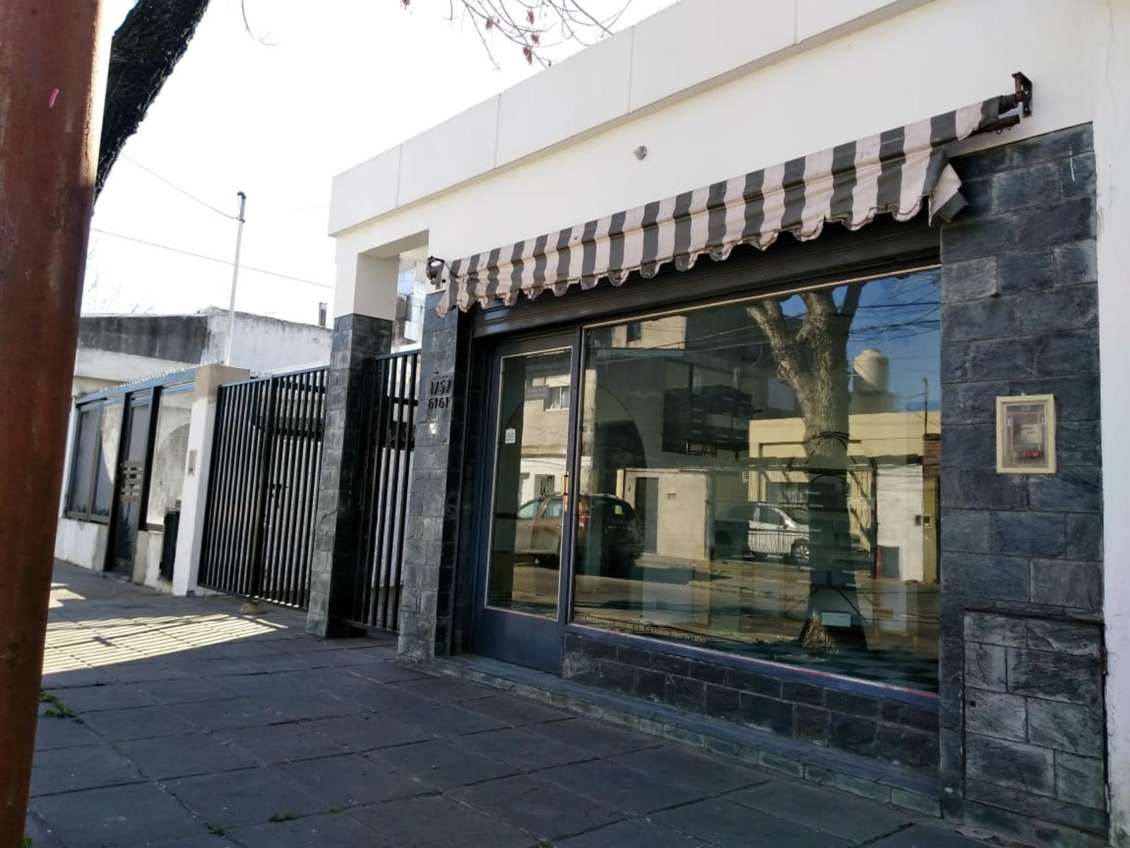 LOTE 8,66 X 30 SUPERFICIE TOTAL 260 / GALPÓN DEPOSITO Y OFICINA - 2