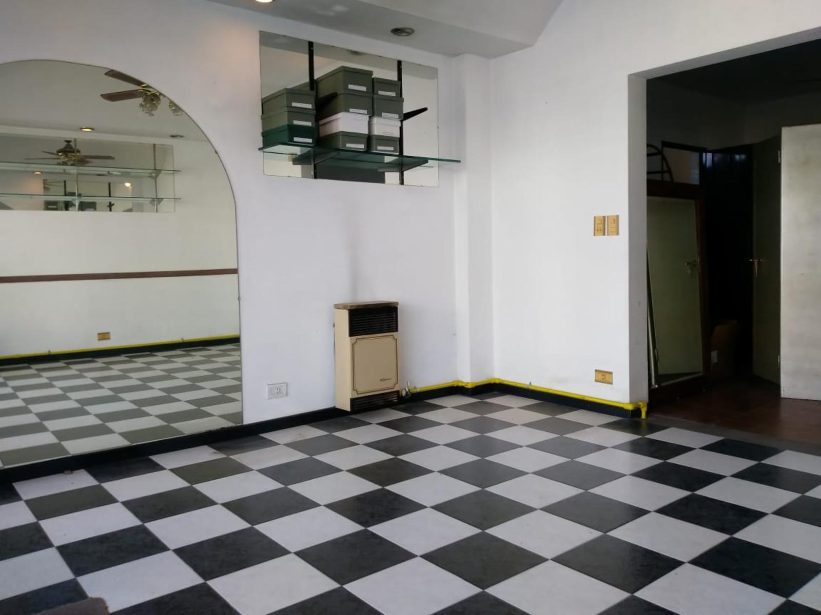 LOTE 8,66 X 30 SUPERFICIE TOTAL 260 / GALPÓN DEPOSITO Y OFICINA - 5