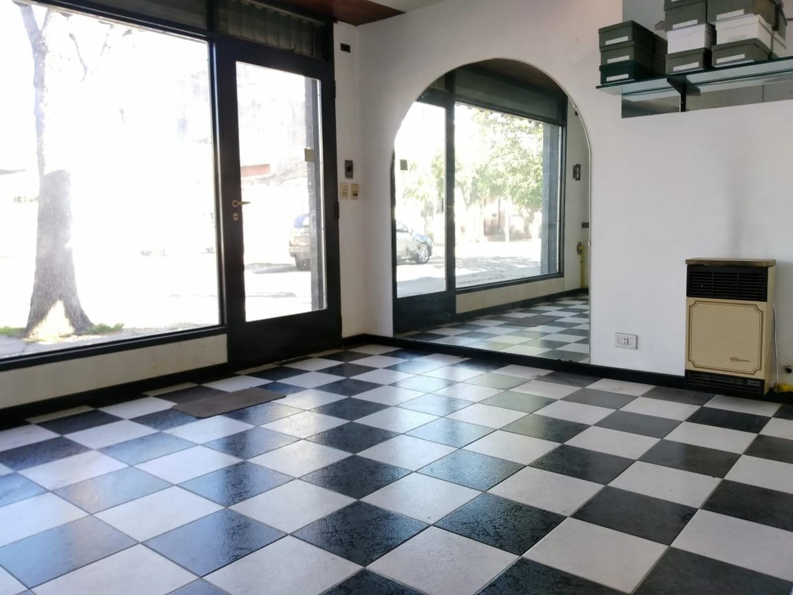 LOTE 8,66 X 30 SUPERFICIE TOTAL 260 / GALPÓN DEPOSITO Y OFICINA - 6