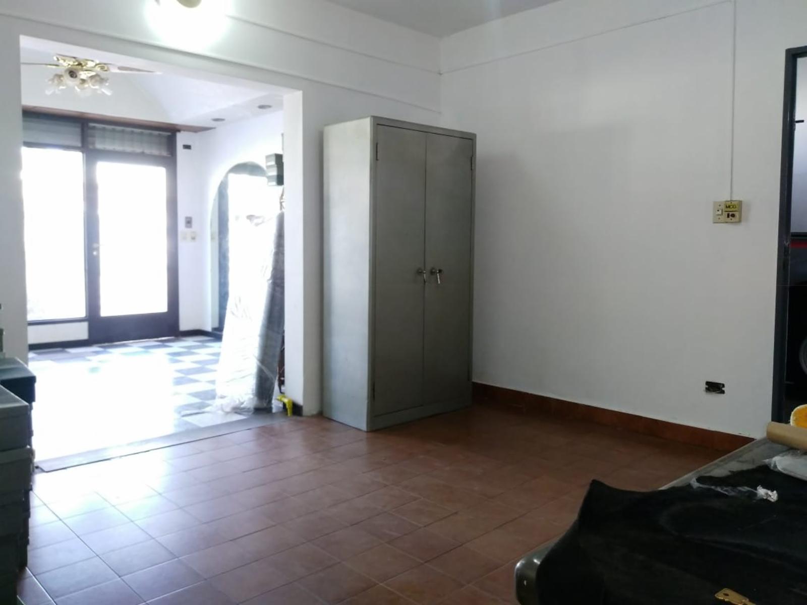 LOTE 8,66 X 30 SUPERFICIE TOTAL 260 / GALPÓN DEPOSITO Y OFICINA - 7
