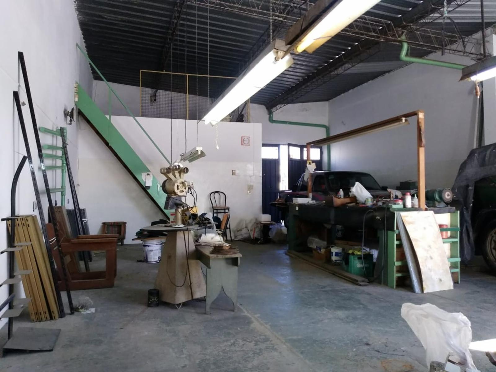 LOTE 8,66 X 30 SUPERFICIE TOTAL 260 / GALPÓN DEPOSITO Y OFICINA - 11