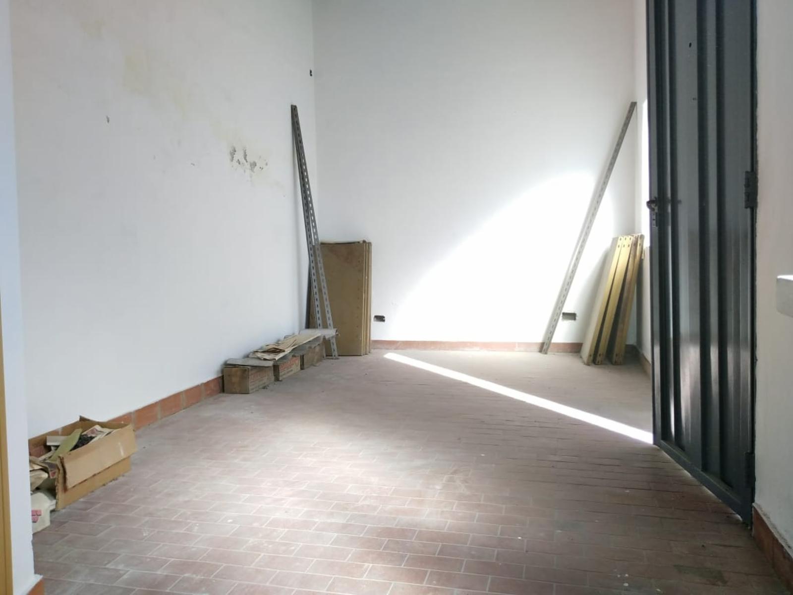LOTE 8,66 X 30 SUPERFICIE TOTAL 260 / GALPÓN DEPOSITO Y OFICINA - 17