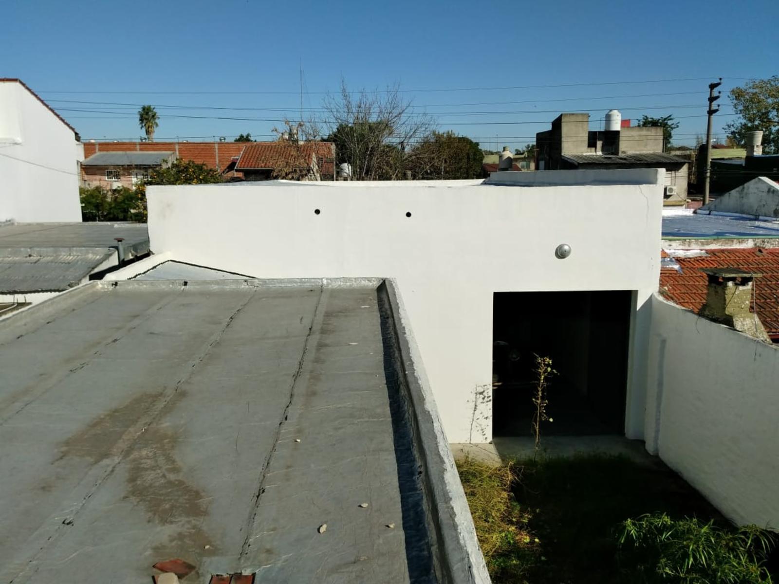 LOTE 8,66 X 30 SUPERFICIE TOTAL 260 / GALPÓN DEPOSITO Y OFICINA - 22