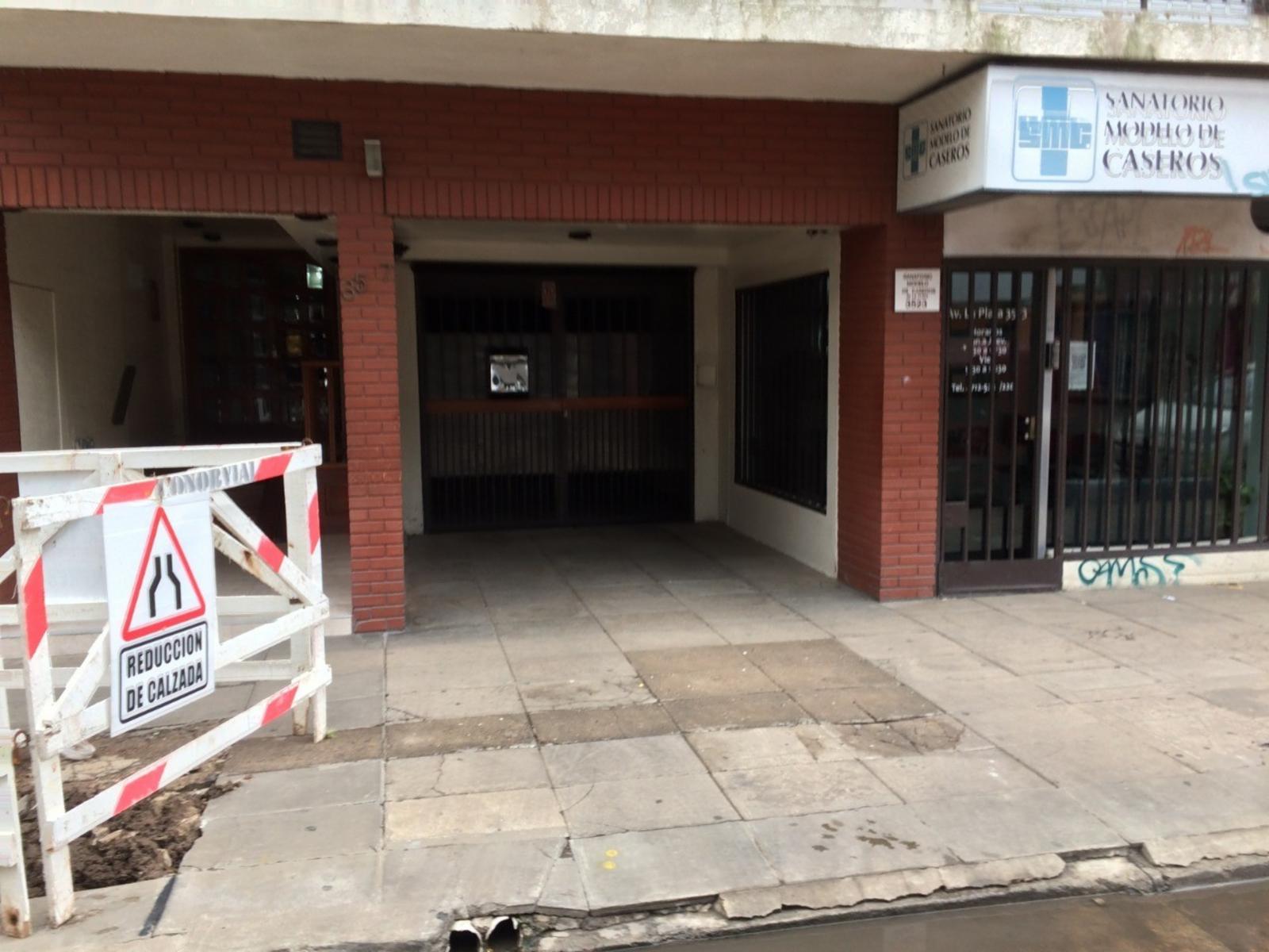 COCHERA CUBIERTA EN EDIFICIO - 1