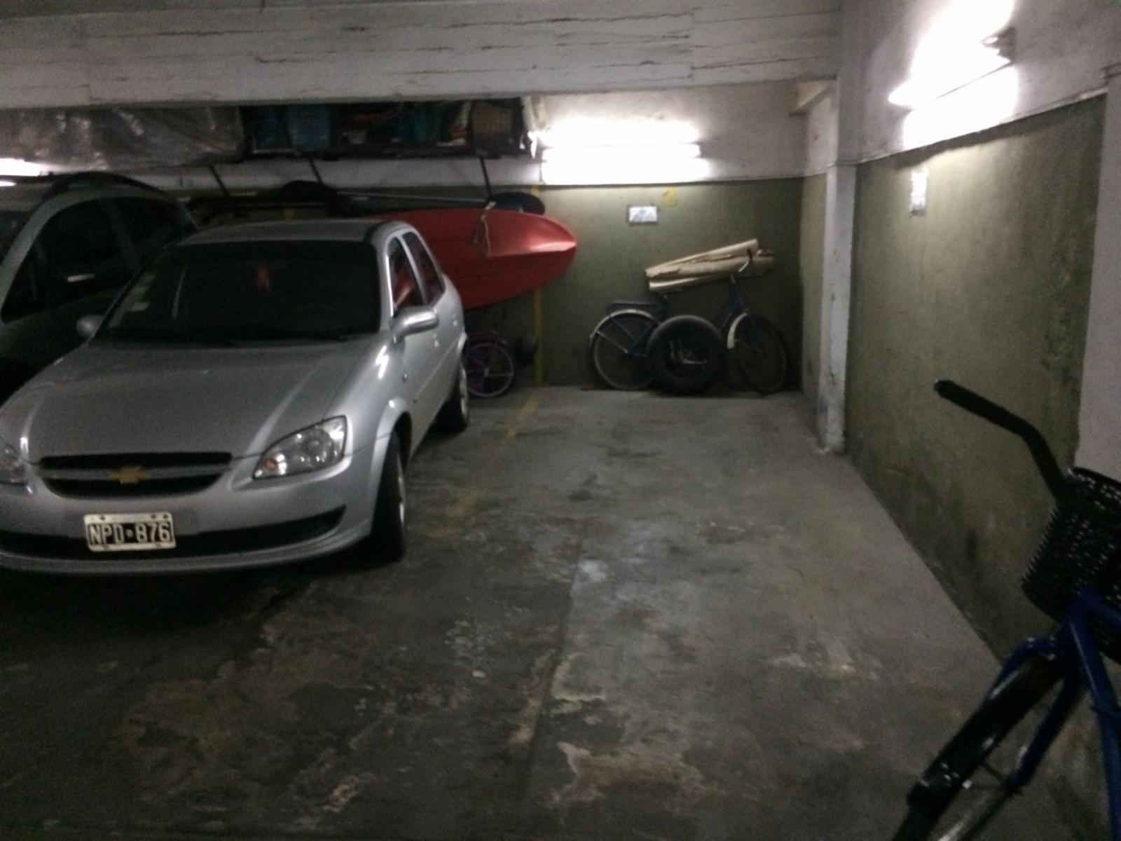 COCHERA CUBIERTA EN EDIFICIO - 2