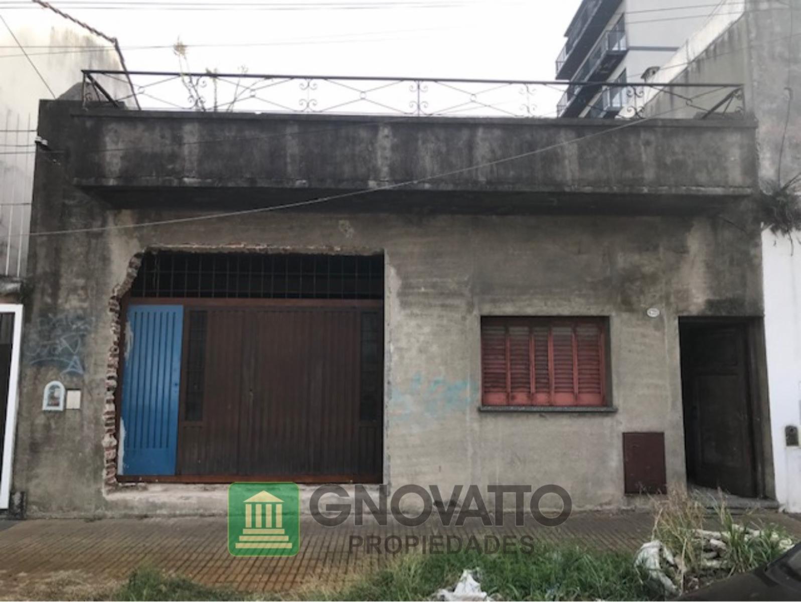 LOTE CON PROPIEDAD AL FRENTE CON FONDO LIBRE