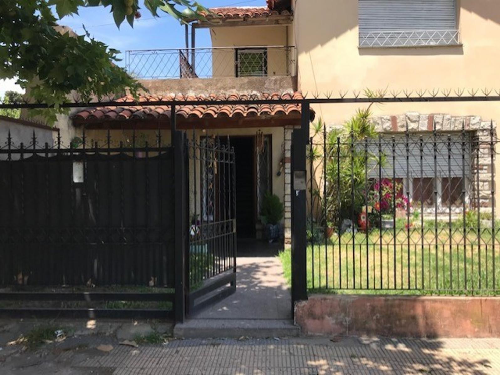 CASA AL FRENTE CASA AL FRENTE CON JARDIN Y PATIO — foto 3