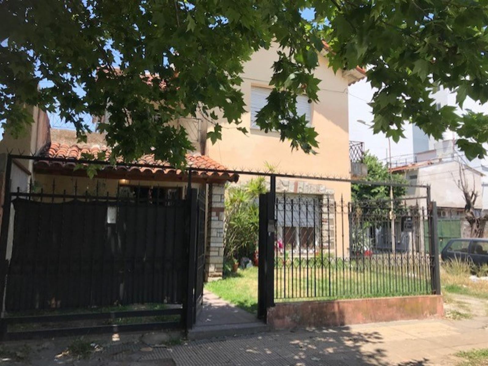 CASA AL FRENTE CASA AL FRENTE CON JARDIN Y PATIO — foto 4